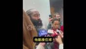 那是谁接不住呢😂哈登：阿伦能接住球！他比我想象的更出色！